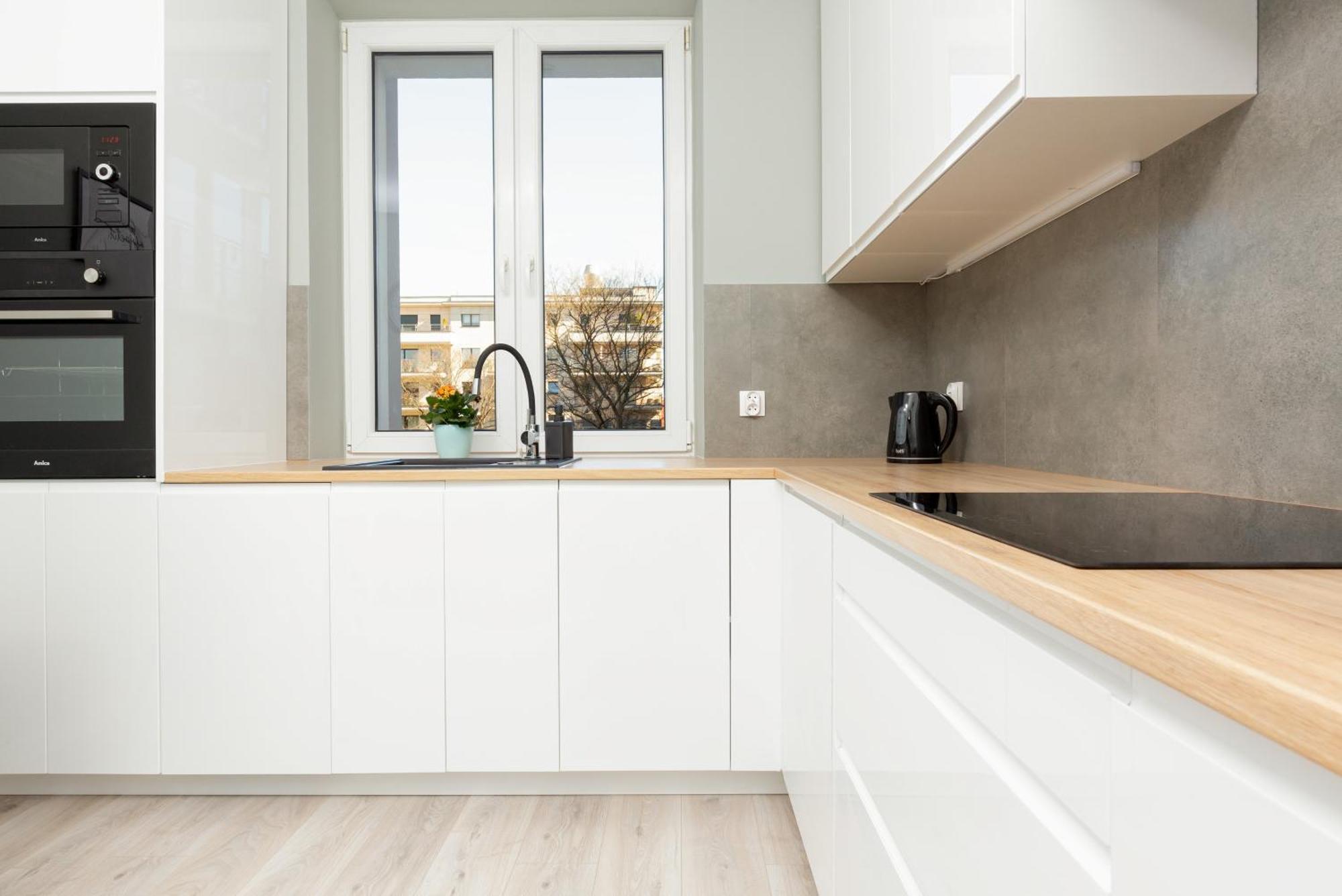 Central Apartment Emilii Plater By Noclegi Renters Warschau Buitenkant foto