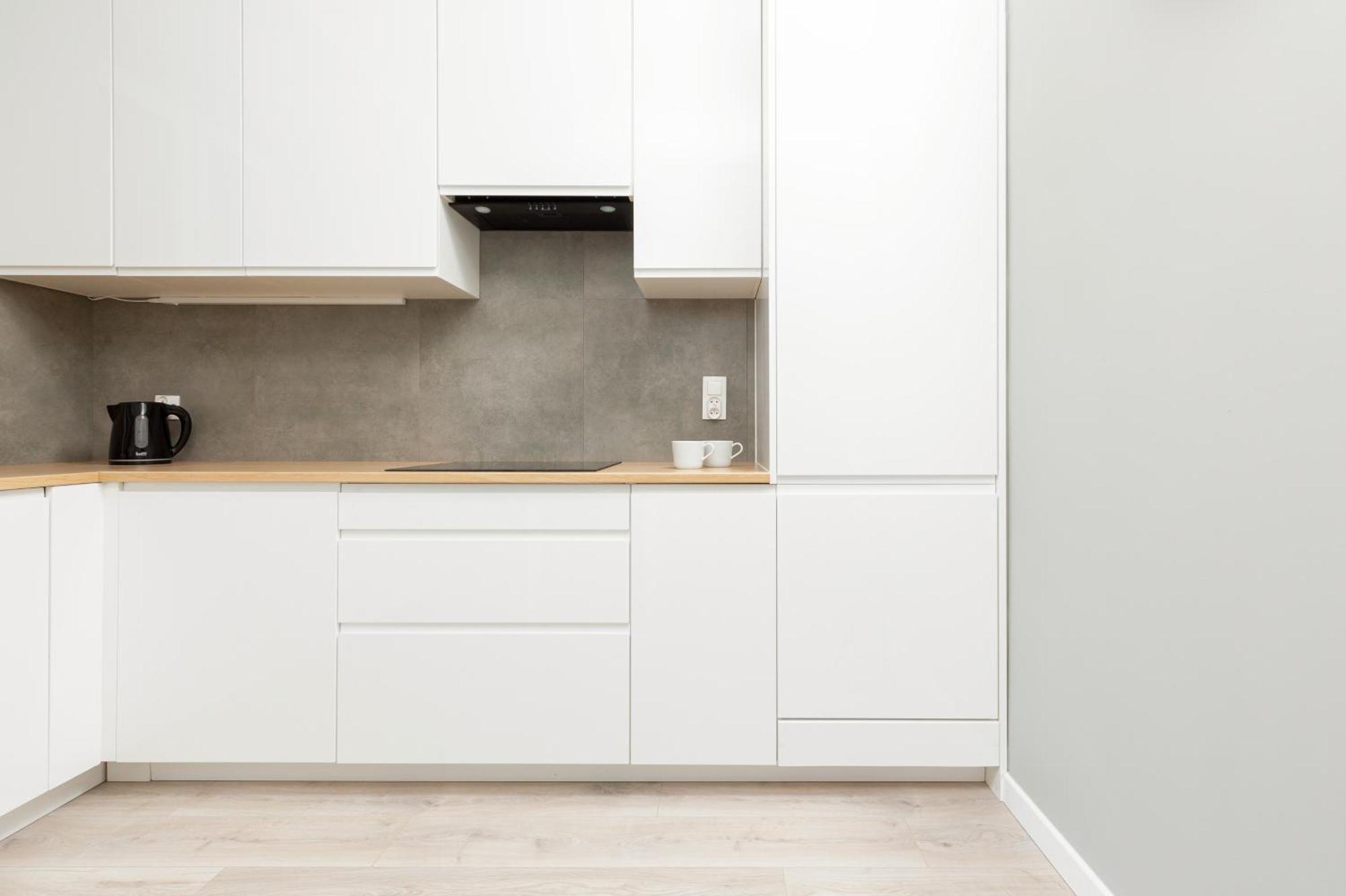 Central Apartment Emilii Plater By Noclegi Renters Warschau Buitenkant foto