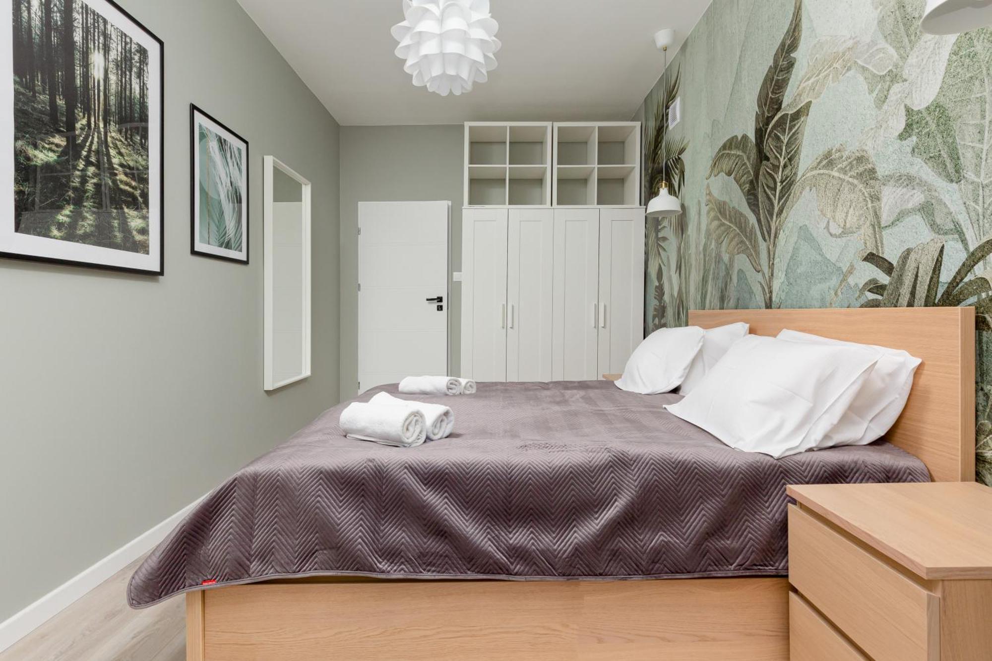 Central Apartment Emilii Plater By Noclegi Renters Warschau Buitenkant foto